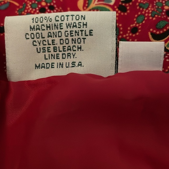 Vera Bradley Quilted Red Cotton Paisley Printed Jacket Size Medium looks new! - Picture 9 of 9